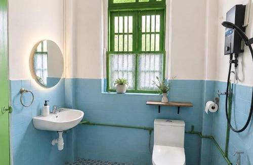 George Town Bed & Breakfast | Arvena Living