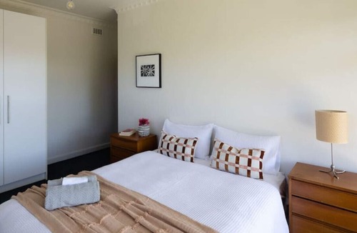 Brighton House | Asling · Superb Location - 1 min walk to shops & train