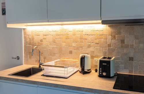 Point Lookout Apartment | At the Beach - Modern Studio Steps from the Beach!