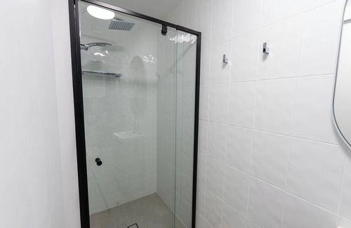 Point Lookout Apartment | At the Beach - Modern Studio Steps from the Beach!