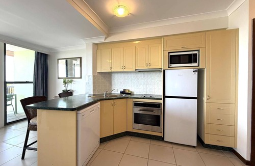 Airlie Beach Hotel | at Water's Edge Resort