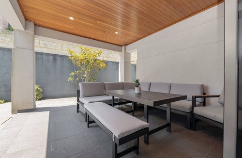 Scarborough House | ATTENTION BEACH GOERS. nnLIVE ACROSS SCSRBOROUGH BEACH AND ENJOY THE SUNSET