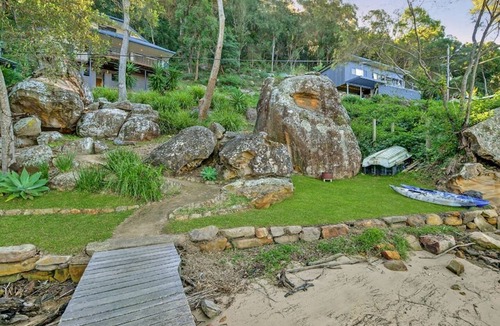 Bar Point House | Attunga Bar Point (High Place on the River)