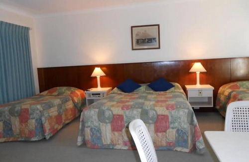 Augusta Hotel | Augusta Molloy Sleeps 5 - Unit 3