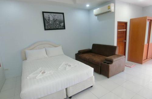 Ban Pong House | AURA Park Resort