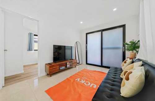 Belmont House | Aurora Airport House-Free Parking, Easy Transit nr Optus Stadium, casino, shopping center