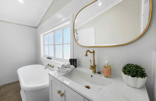 Cessnock House | Aveline Cottage
