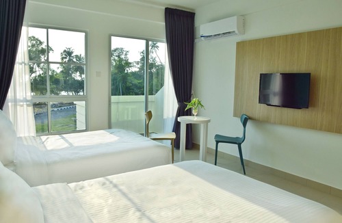 Pangkor Island Hotel | AVI Pangkor Beach Resort
