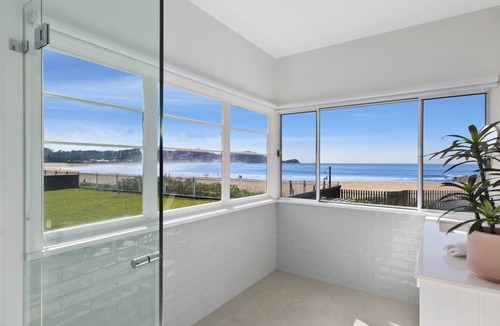 Avoca Beach House | Avoca Beach House - Uninterrupted Beachfront