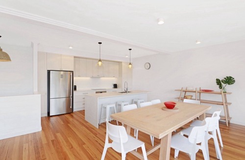Avoca Beach House | Avoca Chic - Modern Town House