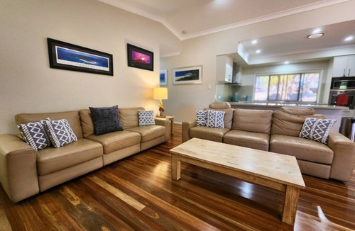 Kingfisher Bay House | Avoca Holiday House Fraser Island