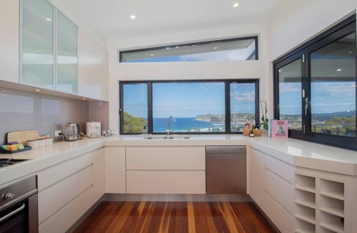 North Avoca House | Avoca Infinity Expansive Haven with Ocean Panorama