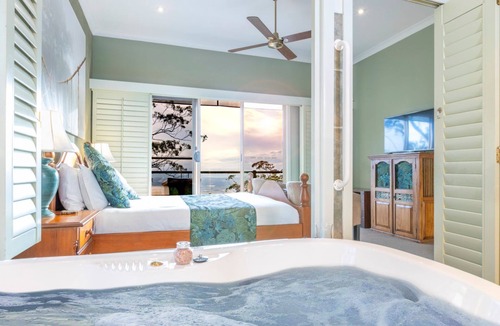 North Tamborine Bed & Breakfast | Avocado Sunset B&B