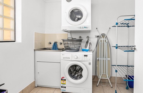 Shellharbour Apartment | Away On Addison - In the Heart of Shellharbour Village