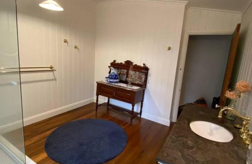 Tenterfield House | Awen Cottage