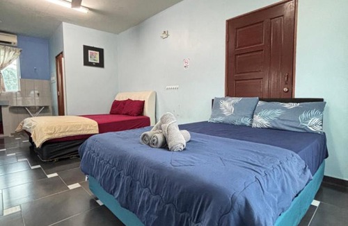 Parit Raja House | Ayem Homestay UTHM