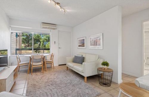 St Marys Apartment | Ayliffes Executive Apartment - Near Flinders