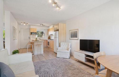 St Marys Apartment | Ayliffes Executive Apartment - Near Flinders