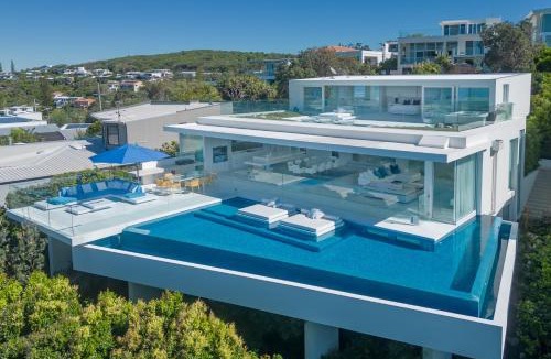 Sunshine Beach House | Azure