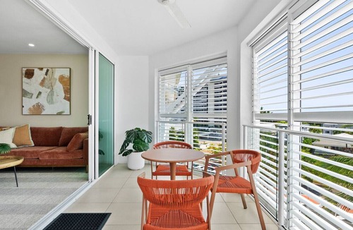 Cairns North Apartment | Azureside Apartment Retreat – 5th Floor Stay Near Cairns Esplanade with Pool