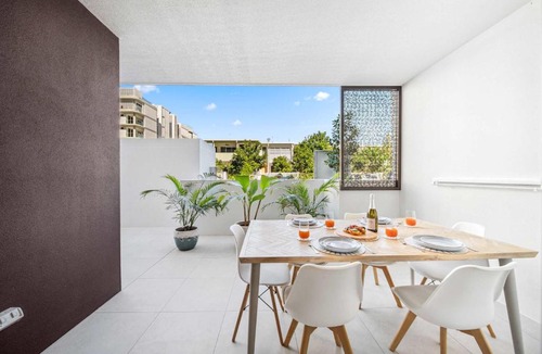 Bokarina Apartment | Azzure Haven - Resort-style Living by Bokarina Beach