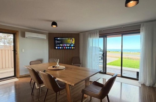 Melville House | B & B on Yorkes
