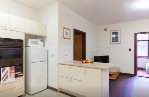 Crawley Apartment | B3 Crawley/Nedlands Apartment 1 BRM + Sleepout - 2min walk to UWA
