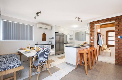 Lancelin House | Back Beach Bungalow - Great Family Getaway