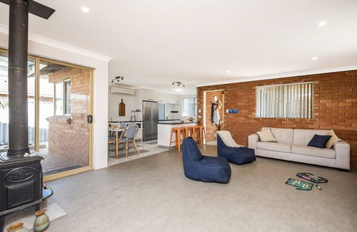 Lancelin House | Back Beach Bungalow - Great Family Getaway