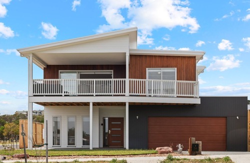 San Remo House | Back Beach Views in San Remo