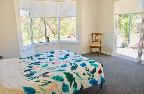 Back Valley Bed & Breakfast | Back Valley Farmstay Bed and Breakfast