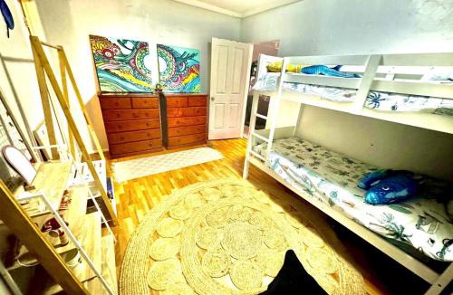 Clifton Beach House | Backpacker Bunks and Queen Pool Clifton Beach