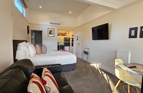 Daylesford Hotel | Balconies Lakeside