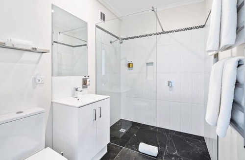 Daylesford Hotel | Balconies Lakeside