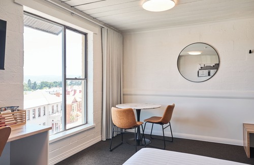 Launceston CBD Hotel | Balmoral On York