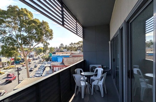 Balwyn North Apartment | Balwyn Bright Beauty|Balcony|Parking|Walk to Shops