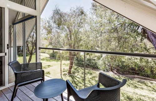 Quindalup Villa | Banksia at Whitesands - Loft-Style Living by the Bay