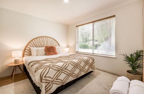 Quindalup Villa | Banksia at Whitesands - Loft-Style Living by the Bay