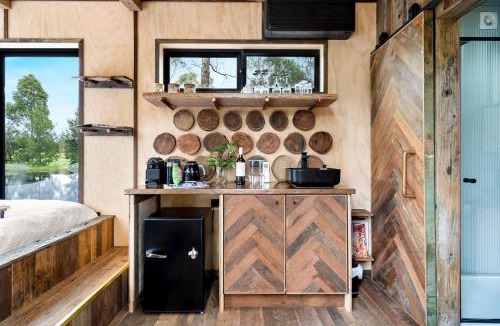 Kangaroo Valley House | Banksia -Designer Tiny Home w Stunning Dam Views