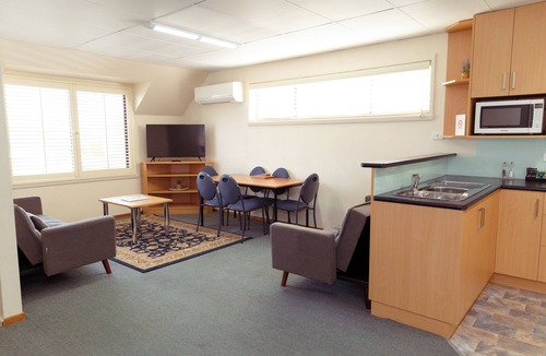 Devonport Hotel | Barclay Motor Inn