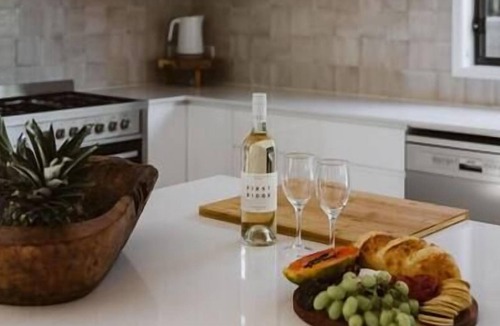 Gerringong House | Barclay Summary: Loca