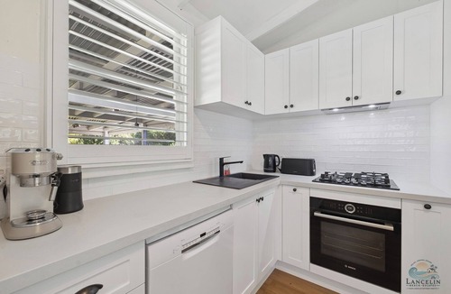 Lancelin House | Barefoot on O'Neil: 4 BR, 2 BA House in Lancelin, Sleeps 12