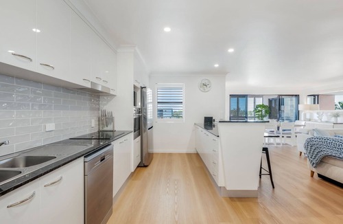 Bargara Apartment | Bargara Coastal Escape – Modern 3 Bedroom Penthouse with Sea Views