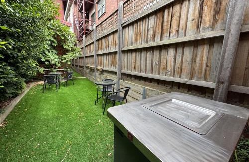 St Kilda House | Barkly St - Budget Stay Near the Beach