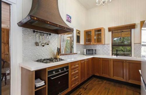 Mount Barney Cabin | Barney Creek Vineyard Cottages