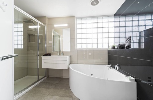 Colac Hotel | Baronga Motor Inn