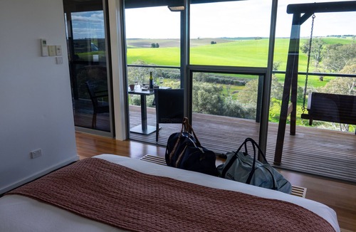 Lyndoch Villa | Barossa Pavilions - a luxurious, self-contained hillside retreat