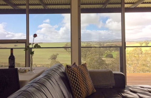 Lyndoch Villa | Barossa Pavilions - a luxurious, self-contained hillside retreat