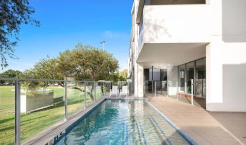 Bulimba Apartment | Barramul on the Park with Pool & Gym Access