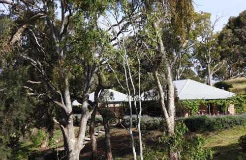 Upper Wakefield Bed & Breakfast | Battunga Cottages
